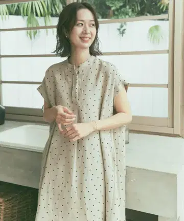 어반 리서치 린넨 도트 플레어 원피스