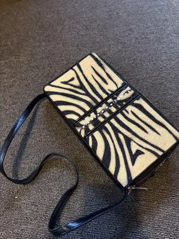 제브라 패턴 숄더백 batik keris