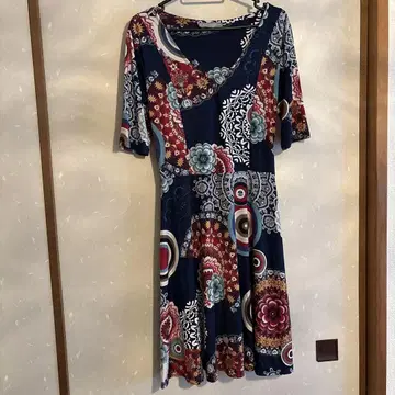 [ SALE ] FAS FILLE A SUIVRE 반팔 무릎 기장 원피스