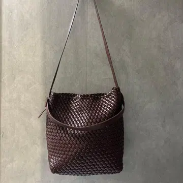 뜨개질 숄더백 브라운