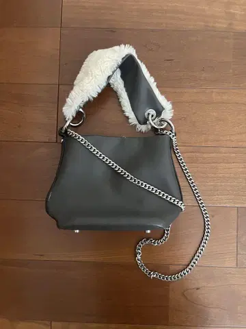ZARA 퍼 포함 그레이 숄더백