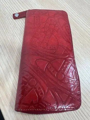 vivian 엠보싱 가공 빨간색 가죽 장지갑