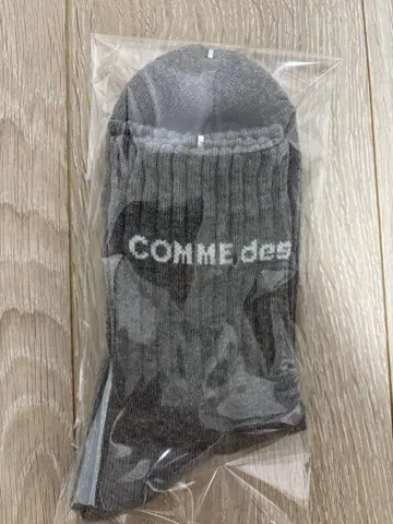 미사용 새상품 COMME des GARCONS 그레이 삭스