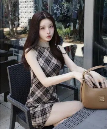 다리치 체크 자카드 슬리브리스 니트 원피스