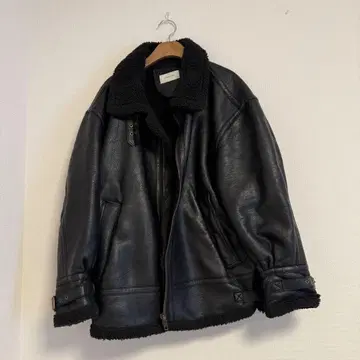 블랙 가죽 무스탕 자켓