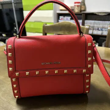 MICHAEL KORS 스터드 숄더백 레드