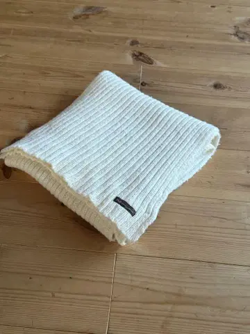 화이트 리브 편직 머플러