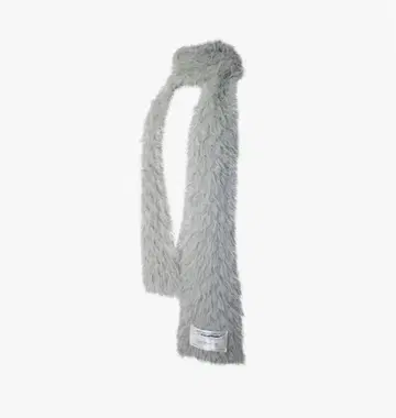 theredthread S fuzzy scarf
