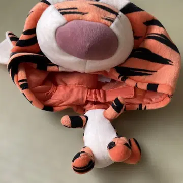 엄청 귀여운 티거 봉제 인형인데 팬캡! 디즈니 리조트 한정품