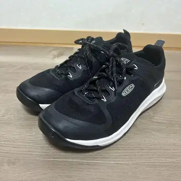 KEEN EXPLORE Vent 스니커즈