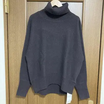 그린 라벨 릴랙싱 하이넥 니트
