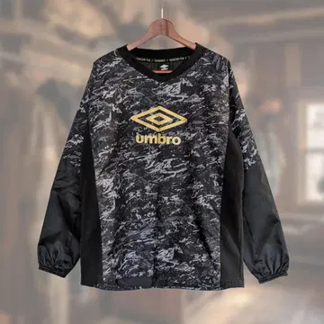 UMBRO 피스테 충전솜 래글런 카모플라쥬 로고 타입 테크 계열