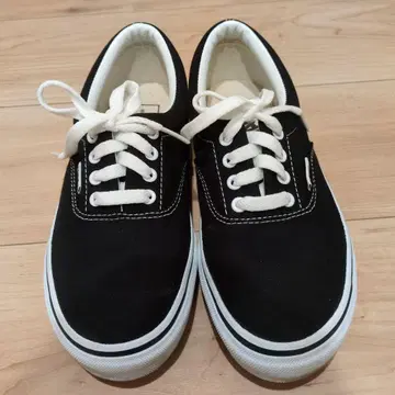 VANS 블랙 스니커즈