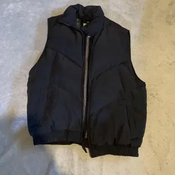 Wrangler 블랙 다운 베스트