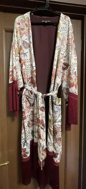 ZARA 가운
