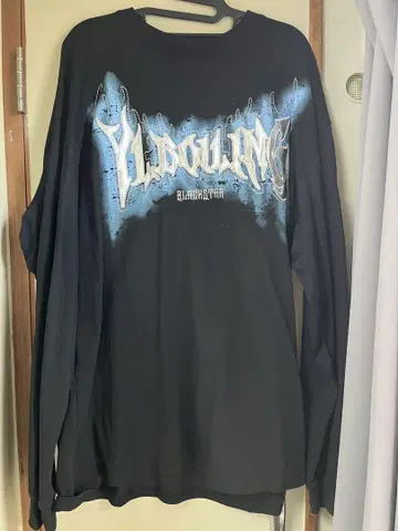 물건 정리중 희망 가격은 댓글로 VOLCAN& APHRODITE 롱T