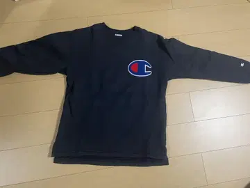 Champion 블랙 로고 맨투맨