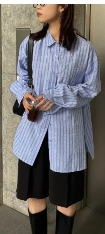 스카이블루 오버 사이즈 베이직 축구 스트라이프 셔츠 앤트마리스
