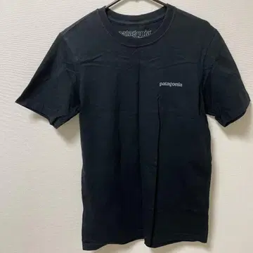 patagonia 백 프린트 T셔츠 블랙 후쿠오카