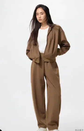 [ 새상품급 ] UNIQLO 드라이 맨투맨 커브 팬츠 브라운 M