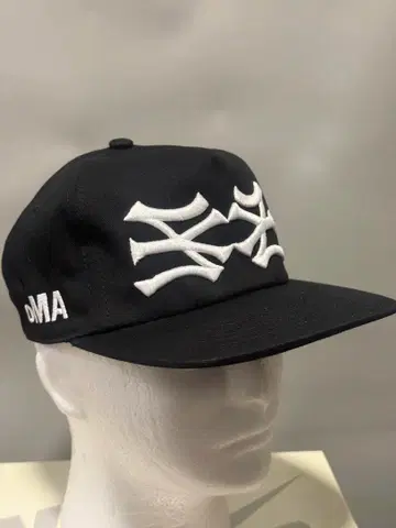 oMA STUDIOS 오마캡