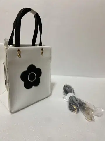 MARY QUANT 플라워 모티브 숄더백 (2way)