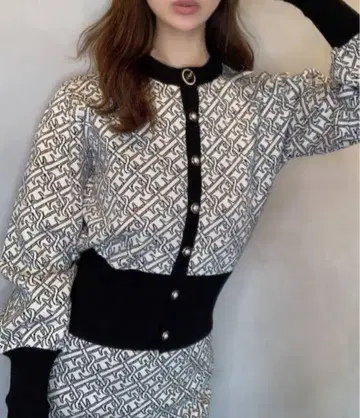 새상품급 에이미 이스트 월 화이트 블랙 패턴 가디건