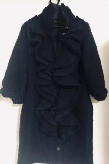애드니시스 코트 프릴