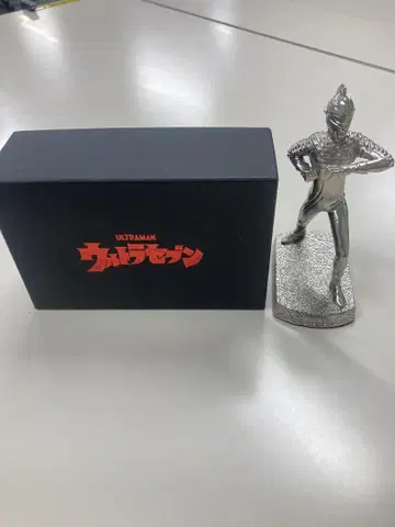 울트라 세븐 페이퍼 무게 피규어