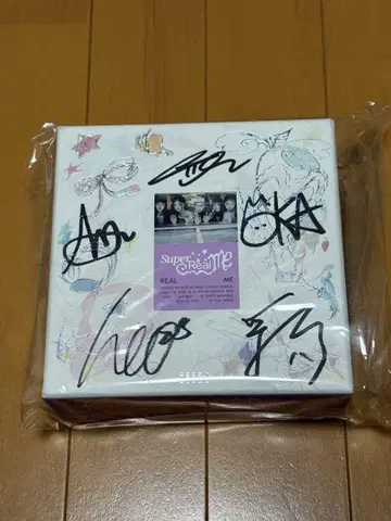 ILLIT Super Real Me 친필 사인