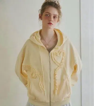 idem 이뎀 heart frill hoodie