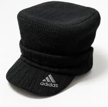 [ adidas ] 아디다스 챙 달린 니트 모자 새상품급.