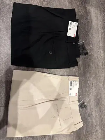유니클로 턱 와이드 팬츠 S 사이즈 미사용 새상품 2세트