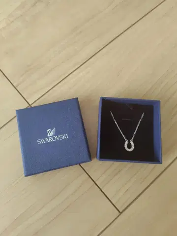 Swarovski 말굽 목걸이