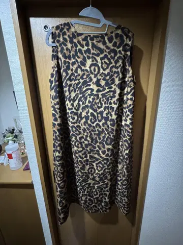 Anne Coquine 레오파드 무늬 슬리브리스 원피스