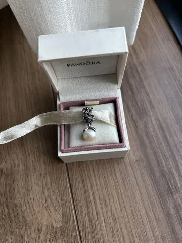 판도라 PANDORA 댕글 참 펄 플라워