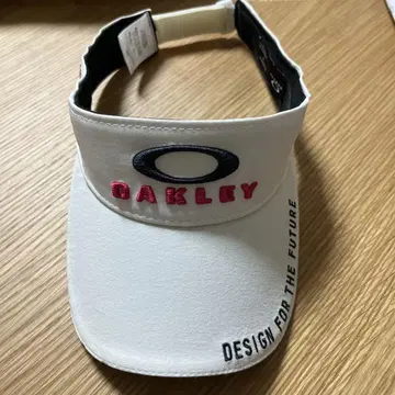 OAKLEY 화이트 바이저