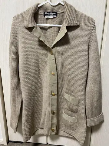 새상품급 Salvatore Ferragamo 울 베이지 가디건 S
