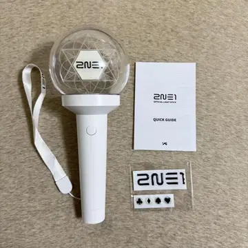 2NE1 공식 응원봉 화이트