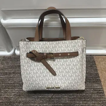 MICHAEL KORS 숄더백 중형 화이트/브라운