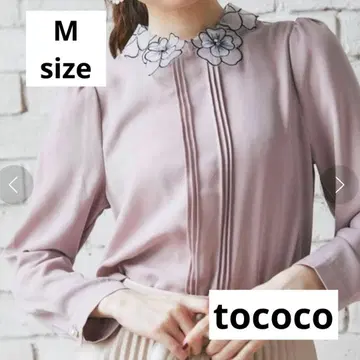 정가 4290엔 tococo 플라워 모티브 턱 블라우스