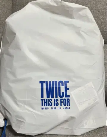 트와이스 업그레이드 특전 미개봉 봉투에 흠집 있음