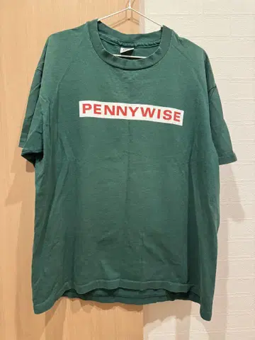 90s Pennywise 페니와이즈 그린 T셔츠 후카세 착용