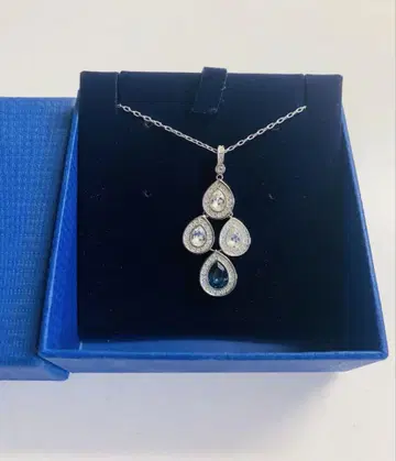 스와로브스키 Swarovski Sensation 목걸이