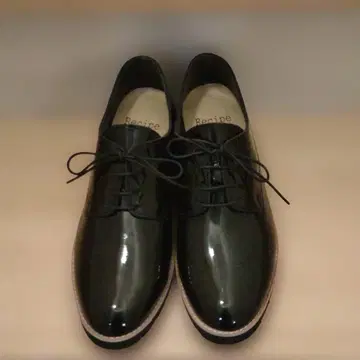 새상품 Recipe 블랙 에나멜 레이스업 슈즈 23.5cm