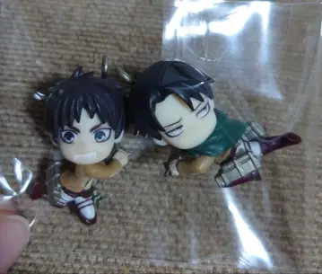 리바이 엘렌 가챠 스윙 키링