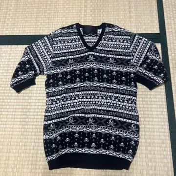 Roen! 스컬 디자인 V넥 스웨터