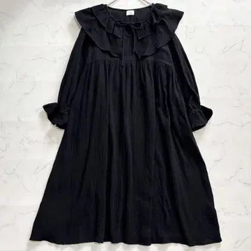 메리제니 거즈 프릴 칼라 원피스 블랙 맥시 길이 개더 F