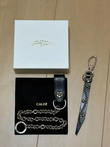 CALEE 월렛 체인 도치기 가죽 키링 세트 판매 1,000엔 할인