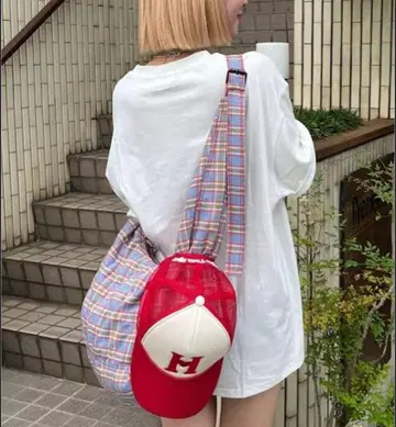HTH 체크 무늬 숄더백